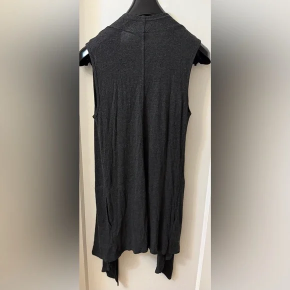 CABLE & GAUGE DARK GREY THIN KNIT VEST - Picture 8 of 16